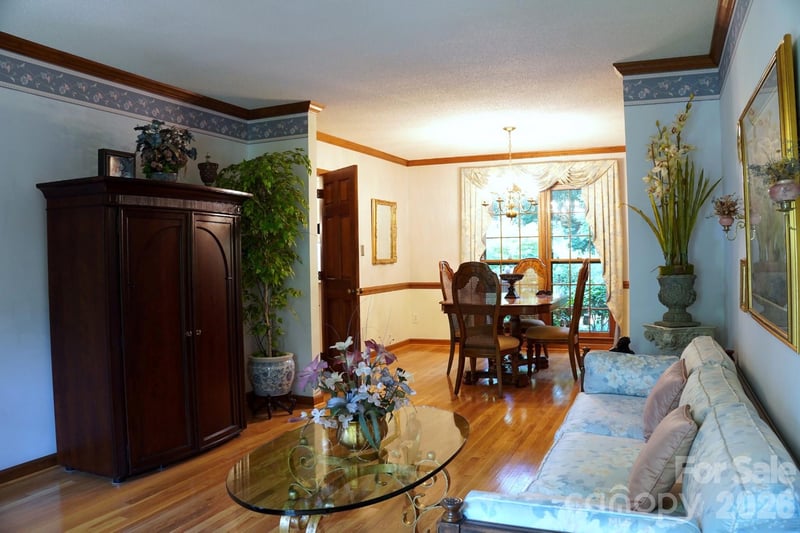 2415 Hopecrest Dr, Charlotte, NC 28210