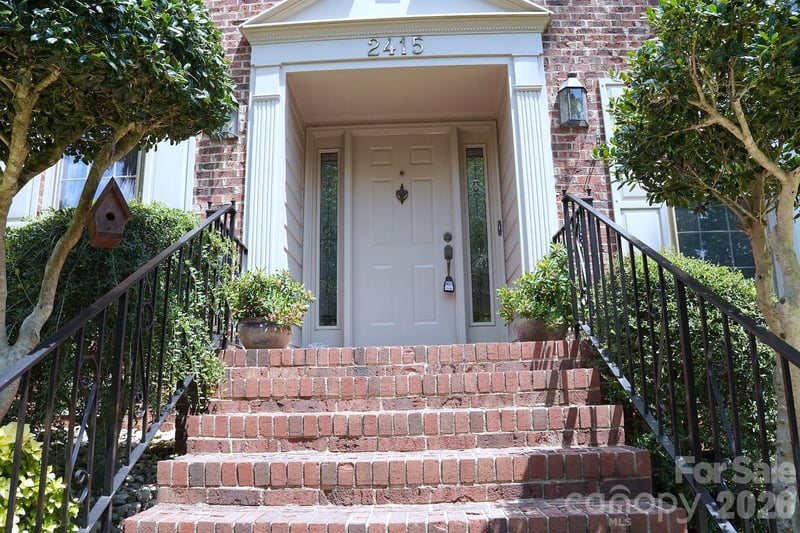 2415 Hopecrest Dr, Charlotte, NC 28210
