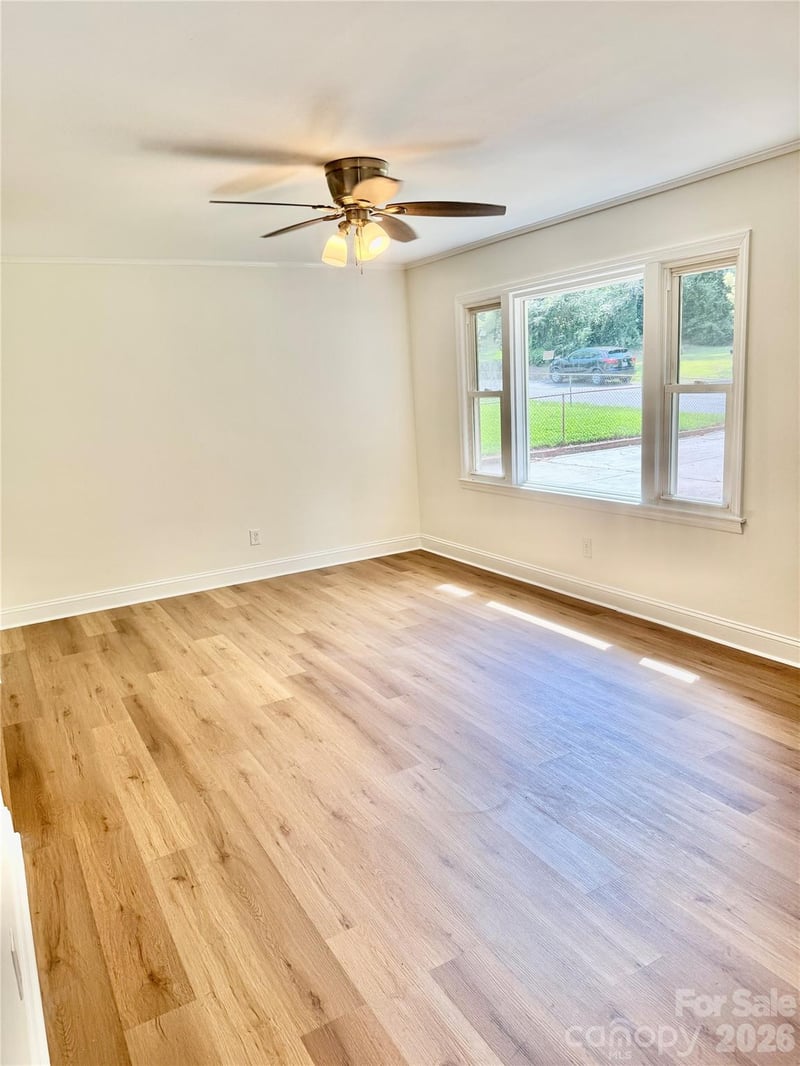 938 Summer Dr, Gastonia, NC 28052
