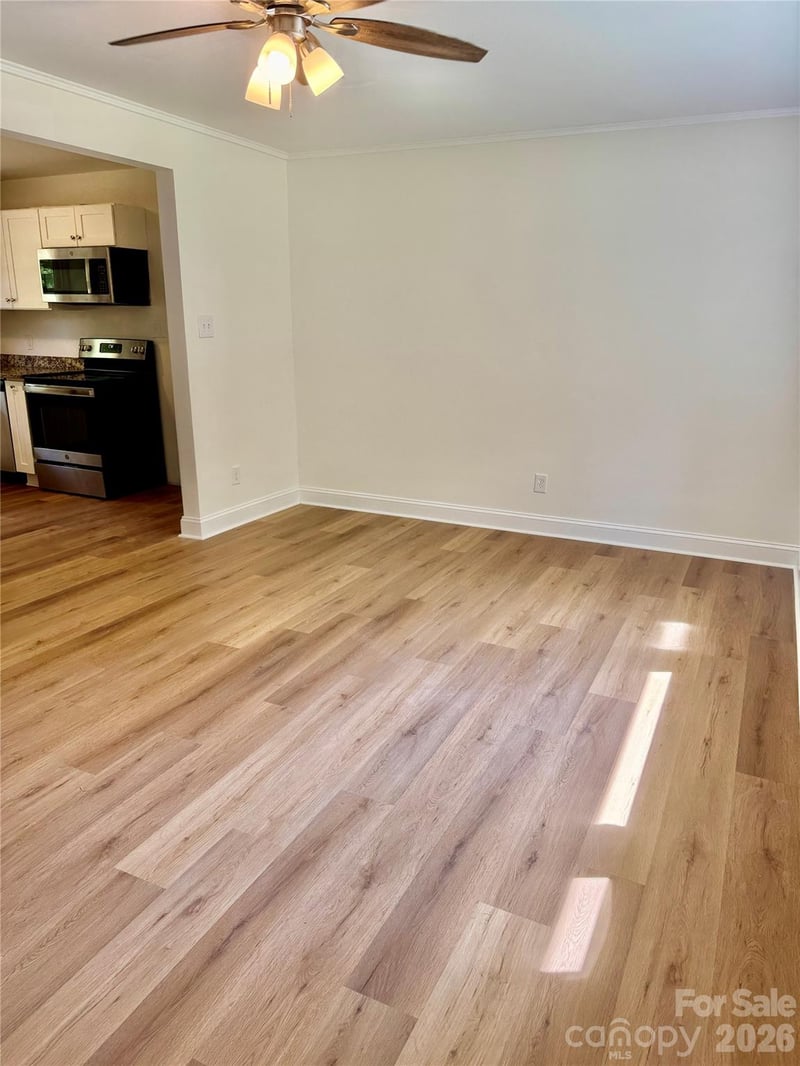 938 Summer Dr, Gastonia, NC 28052