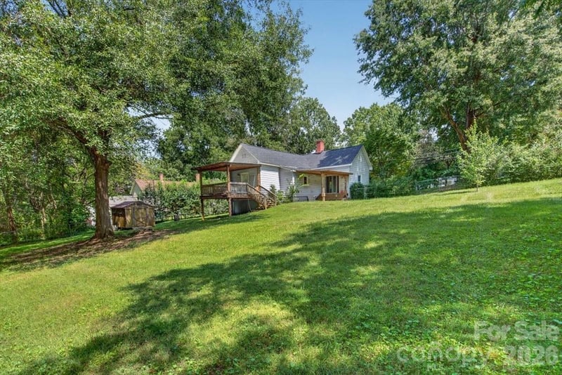 619 N Mountain St, Cherryville, NC 28021