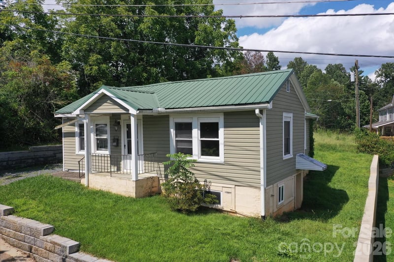 138 West Ln, Brevard, NC 28712