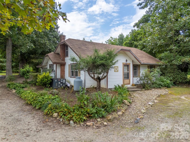 375 E King St, East Flat Rock, NC 28726