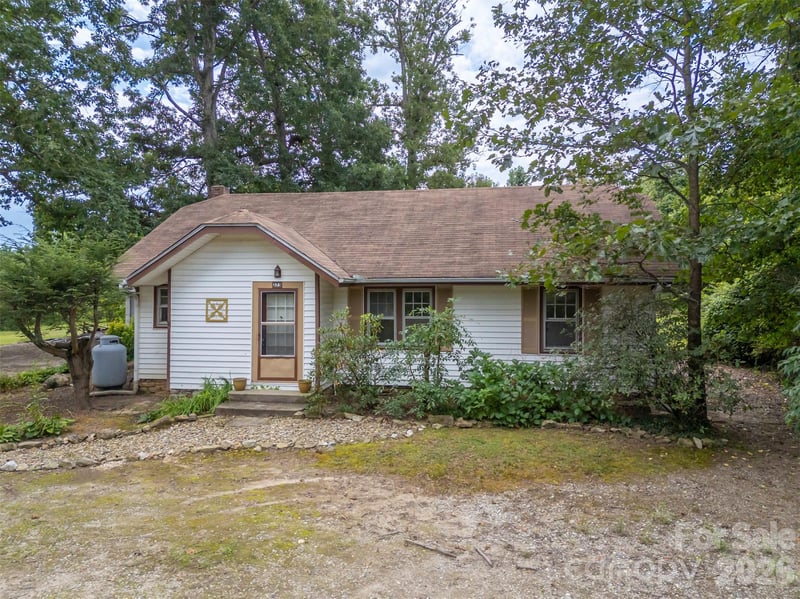 375 E King St, East Flat Rock, NC 28726