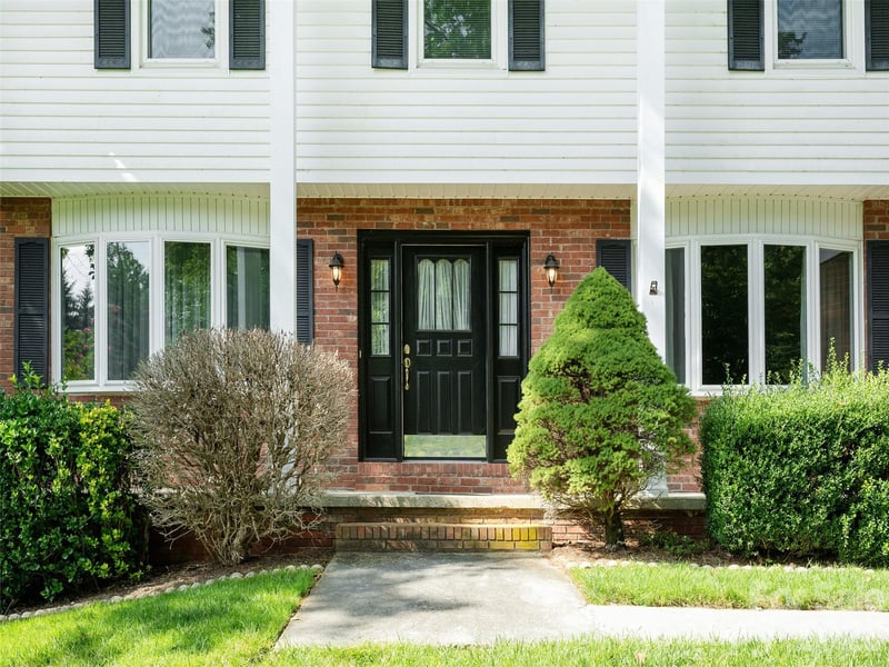 211 Ginseng Ln, Hendersonville, NC 28791