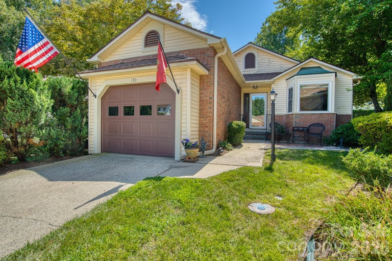 130 Exeter Ct, Hendersonville, NC 28791