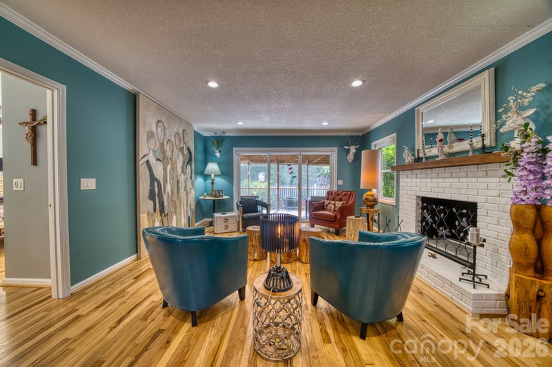 130 Exeter Ct, Hendersonville, NC 28791