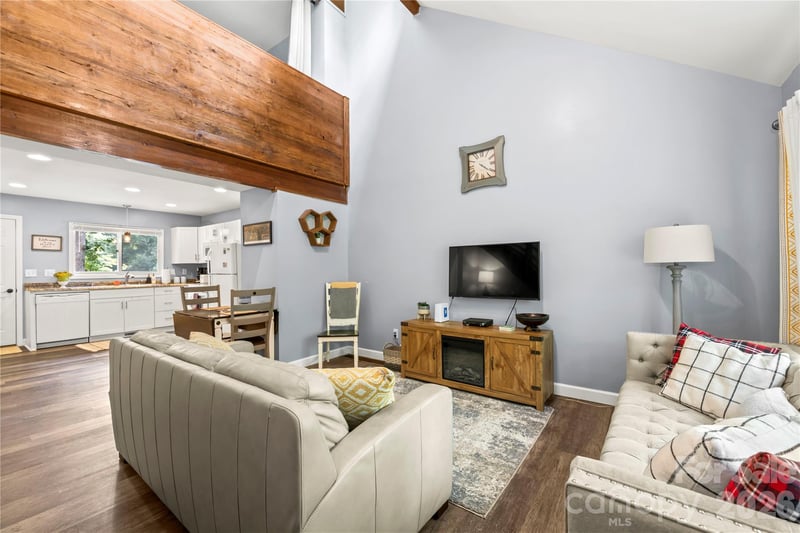 15 N Garden Ct, Fletcher, NC 28732
