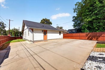 3331 Tuckaseegee Rd, Charlotte, NC 28208