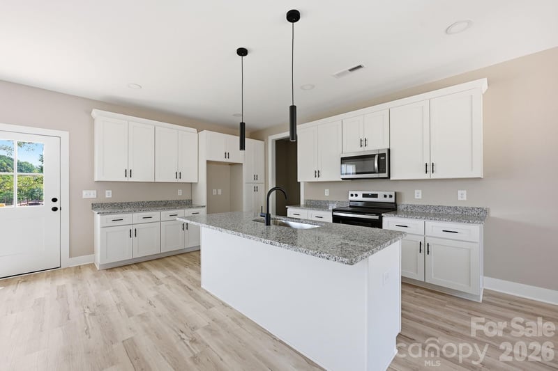 1517 Robin Rd, Newton, NC 28658