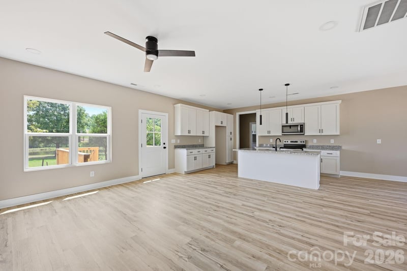 1517 Robin Rd, Newton, NC 28658