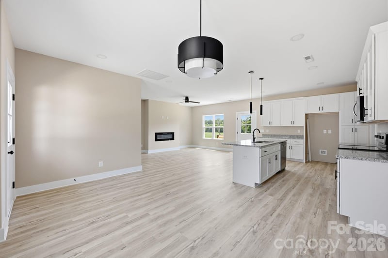 1517 Robin Rd, Newton, NC 28658
