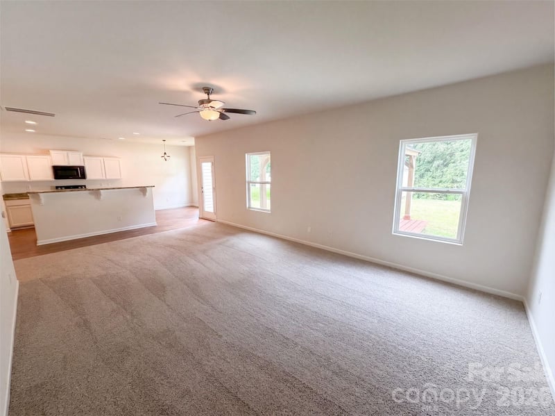 8815 First Run Ct, Charlotte, NC 28215