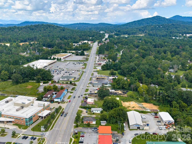 2652 Hendersonville Rd, Arden, NC 28704