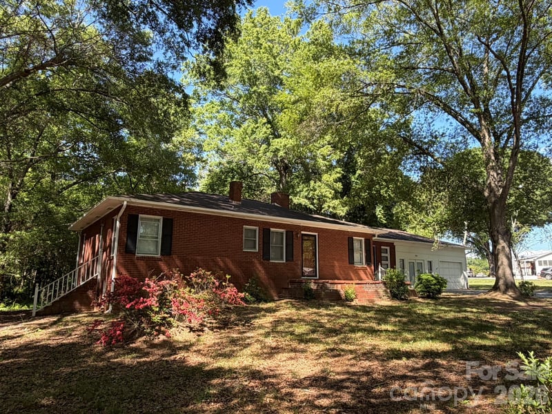 382 Alexis High Shoals Rd, Dallas, NC 28034