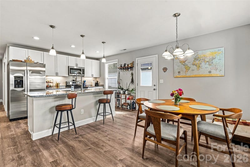 619 Edgewood Ave, Hendersonville, NC 28792