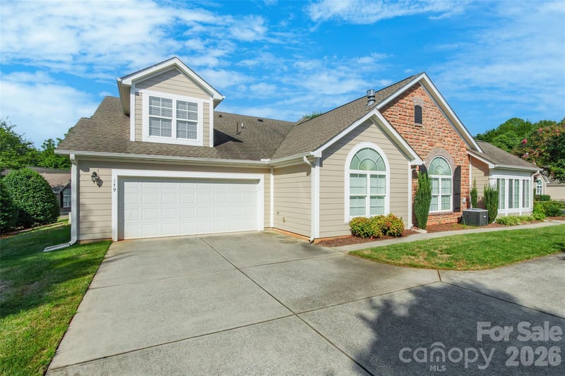 179 Lone Oak Cir, Rock Hill, SC 29732