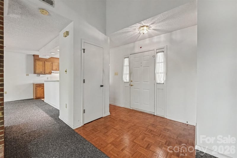 8248 Oakley Ln, Charlotte, NC 28270