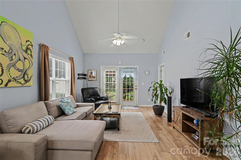 2716 Rozzelles Landing Dr, Charlotte, NC 28214