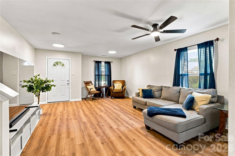 117 Farm Springs Dr, Mount Holly, NC 28120