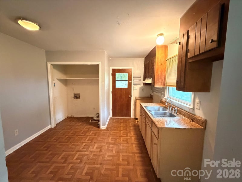 6783 Glover Ln, Stanley, NC 28164
