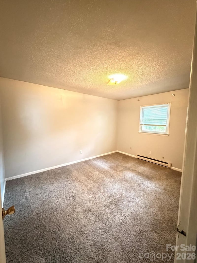 6783 Glover Ln, Stanley, NC 28164