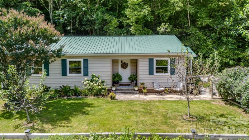 1772 Nc 9 Hw, Black Mountain, NC 28711