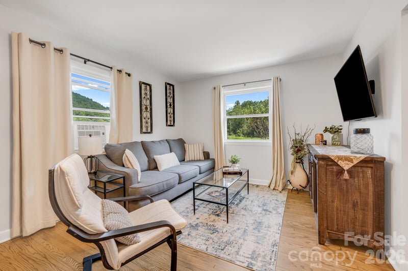 1772 Nc 9 Hw, Black Mountain, NC 28711