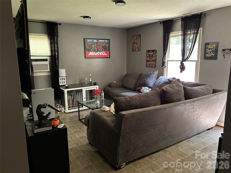 6800 Glover Ln, Stanley, NC 28164