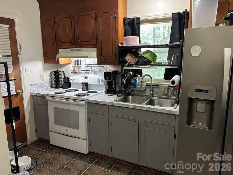6800 Glover Ln, Stanley, NC 28164