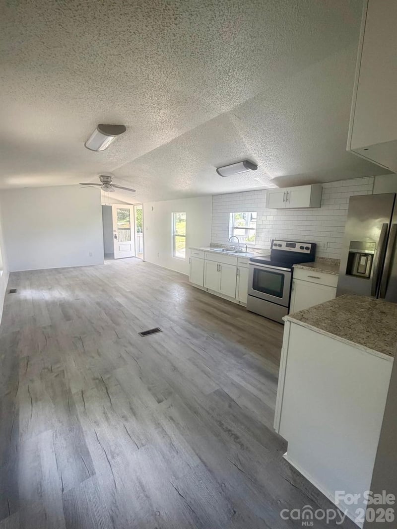 111 Cloverleaf Dr, Clover, SC 29710