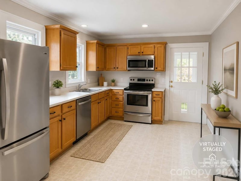 802 3rd St SE, Conover, NC 28613