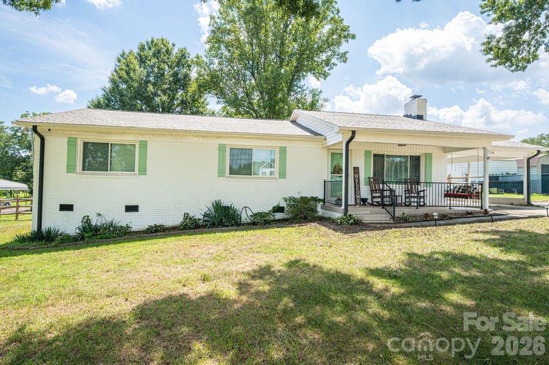 1718 Woolie Rd, Lincolnton, NC 28092