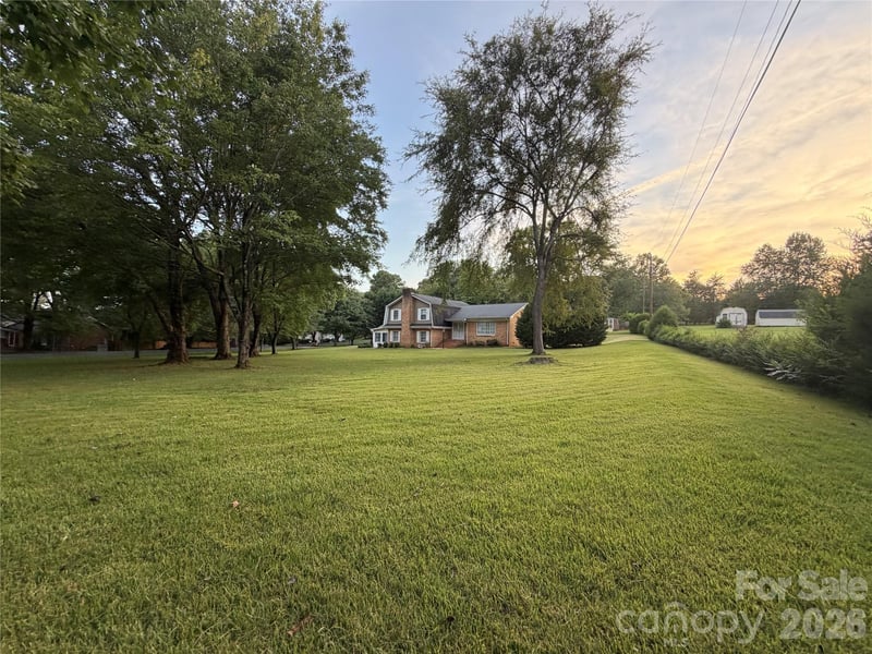 3401 Tracelake Dr, Matthews, NC 28105