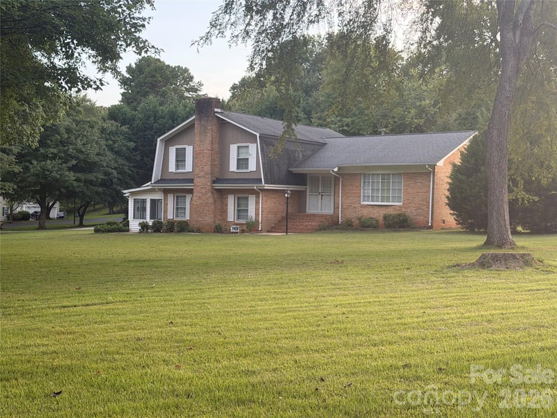 3401 Tracelake Dr, Matthews, NC 28105