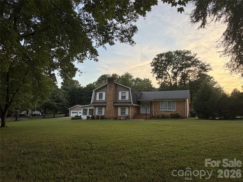 3401 Tracelake Dr, Matthews, NC 28105