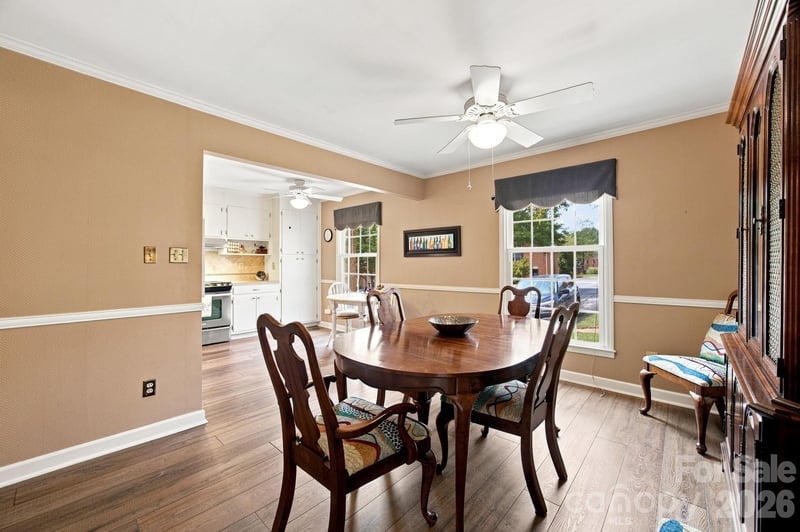 6836 Dumbarton Dr, Charlotte, NC 28210