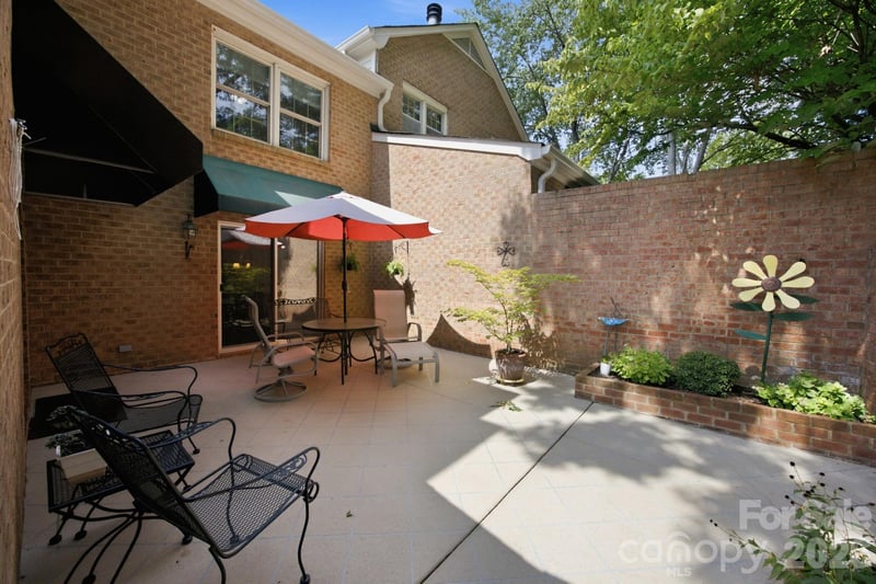 6836 Dumbarton Dr, Charlotte, NC 28210