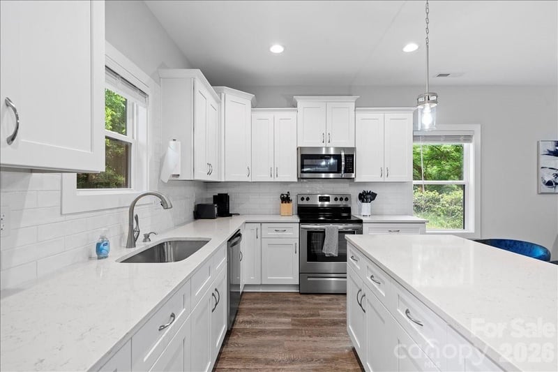 2041 S Pine Dr, Gastonia, NC 28054