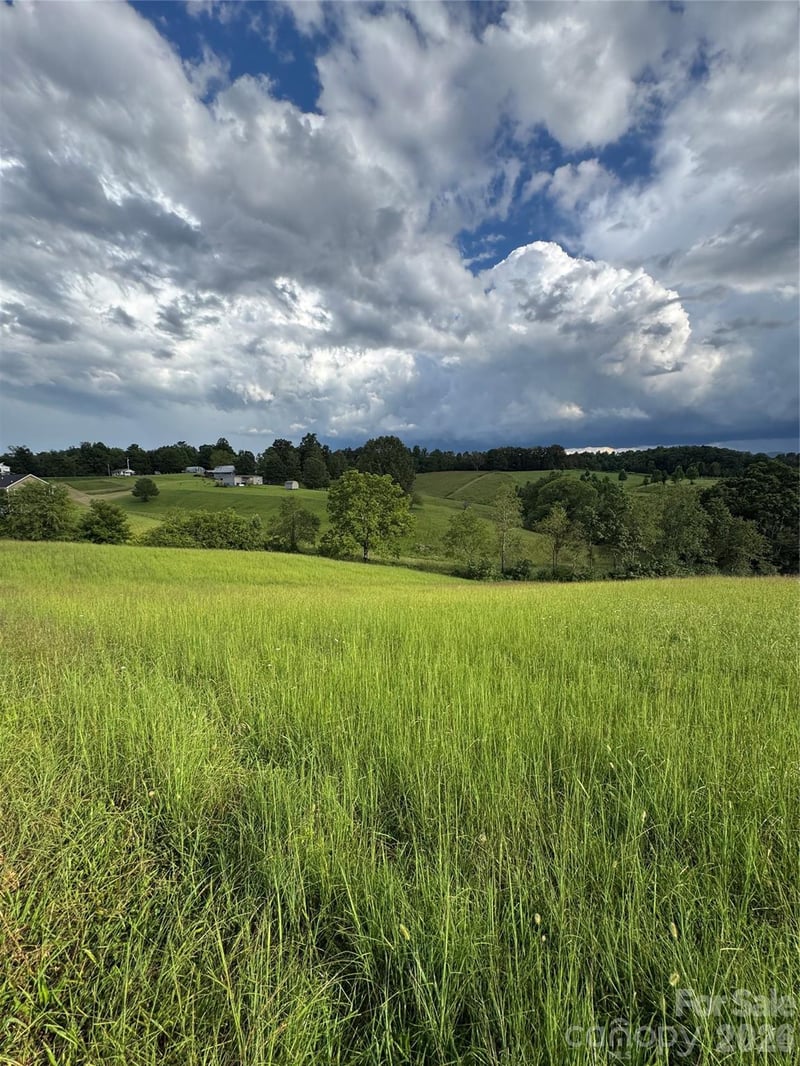 237 Rock Bridge Rd, Leicester, NC 28748