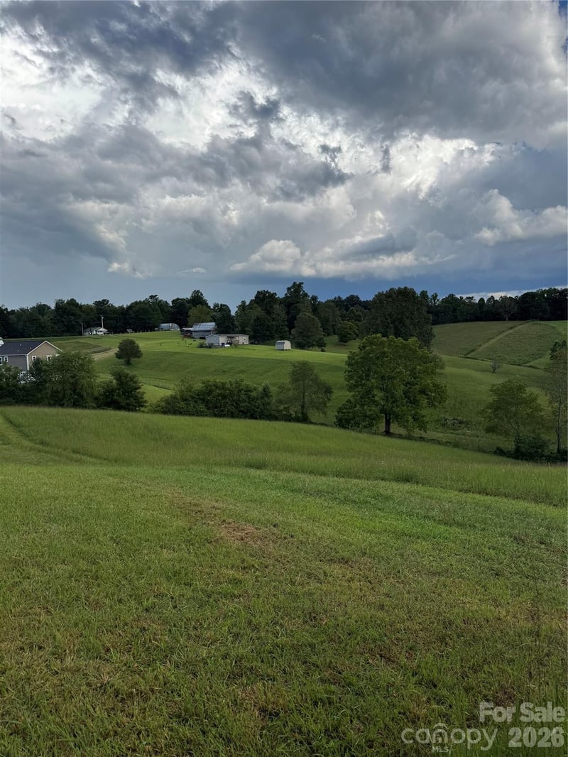 237 Rock Bridge Rd, Leicester, NC 28748