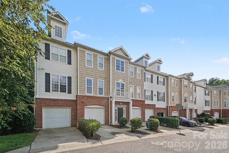 6858 Park Place Dr, Charlotte, NC 28262