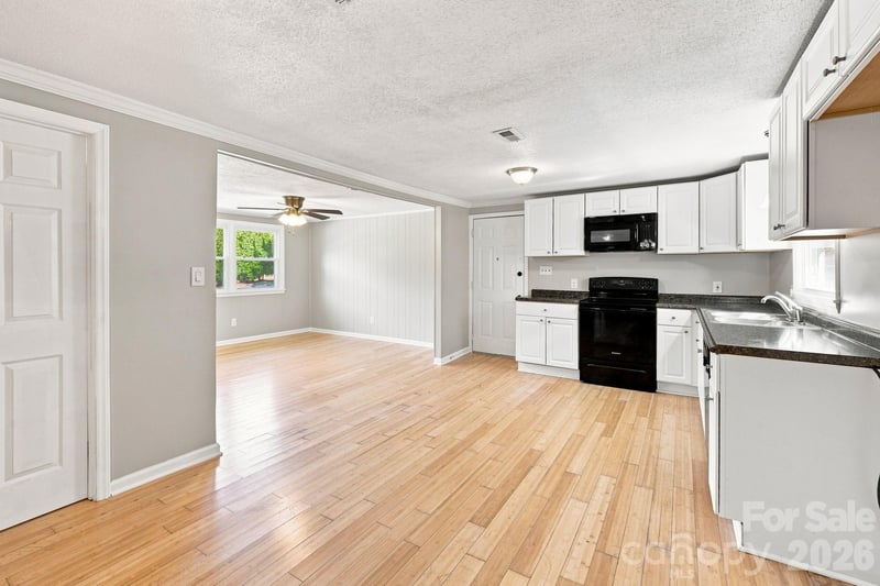 1021 S Caldwell Ave, Newton, NC 28658