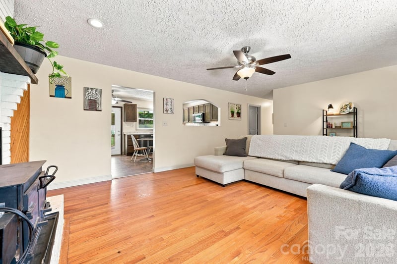 339 Indian Hills Loop, Waynesville, NC 28786