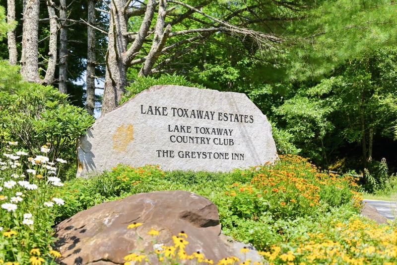 L 29 Toxaway Dr, Lake Toxaway, NC 28747
