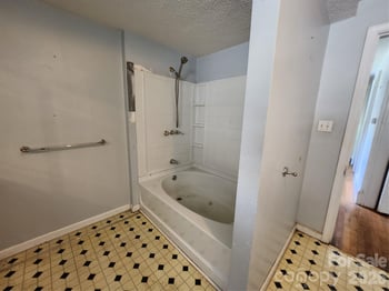 63 Westover Dr, Asheville, NC 28801