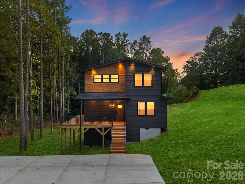129 Quiet Woods Dr, Asheville, NC 28748