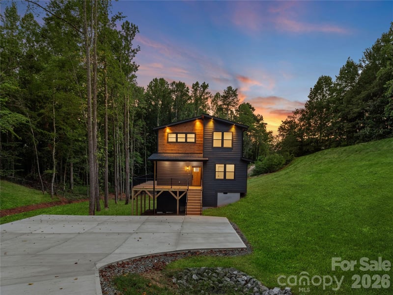 129 Quiet Woods Dr, Leicester, NC 28748