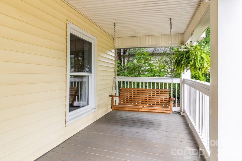 412 N 1st Ave, Maiden, NC 28650