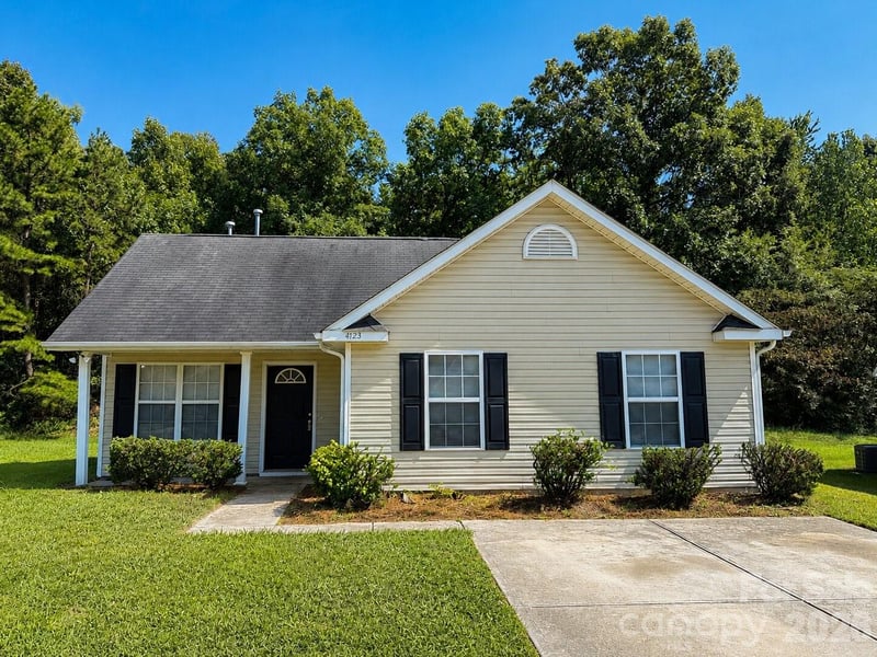 4723 Palm Breeze Ln, Charlotte, NC 28208